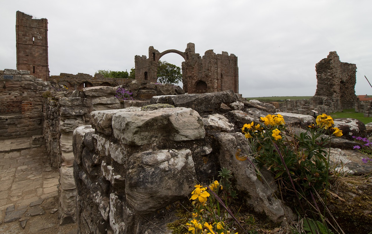 Lindisfarne, Lindisfarne Priory, Priory, Sala, Šventas, Cuthbert, Northumberland, Anglija, Jūra, Prieplauka