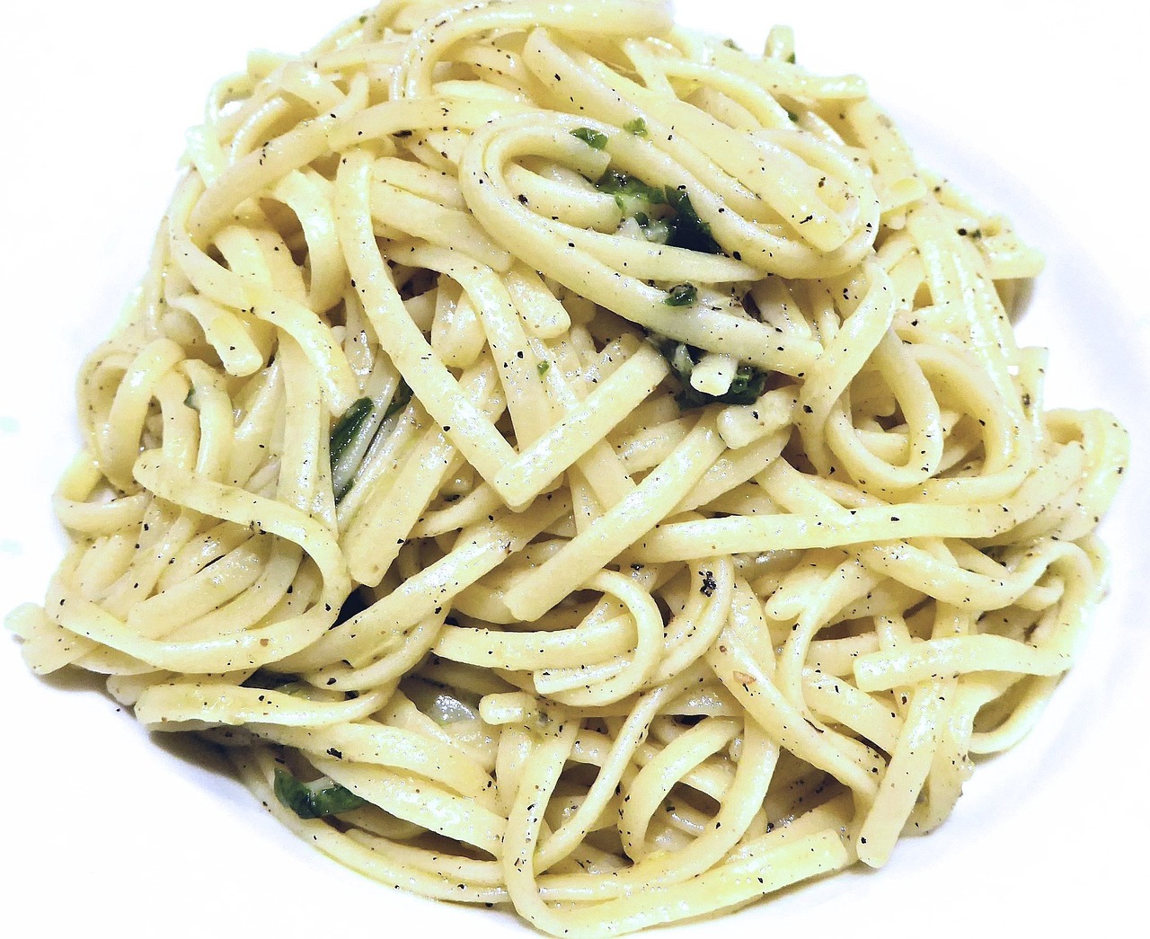 Linguini Makaronai, Švieži Bazilikai, Parmesan, Alyvuogių Aliejus, Maistas, Nemokamos Nuotraukos,  Nemokama Licenzija