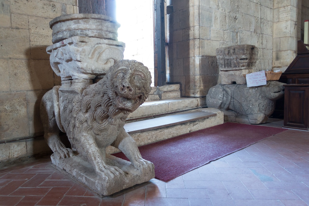 Liūtas, Skulptūra, Šventas Vanduo, Įvestis, Abatija, Vienuolynas, Bažnyčia, Romanesque, Toskana, Italy