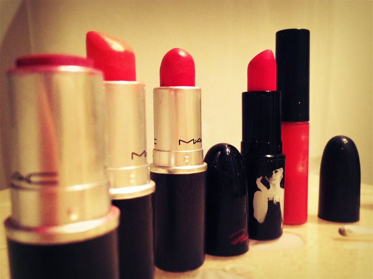 Lūpų Dažai, Raudona, Makiažas, Glamoras, Mada, Lūpos, Raudonos Lūpos, Moteris, Makiažas, Kosmetika