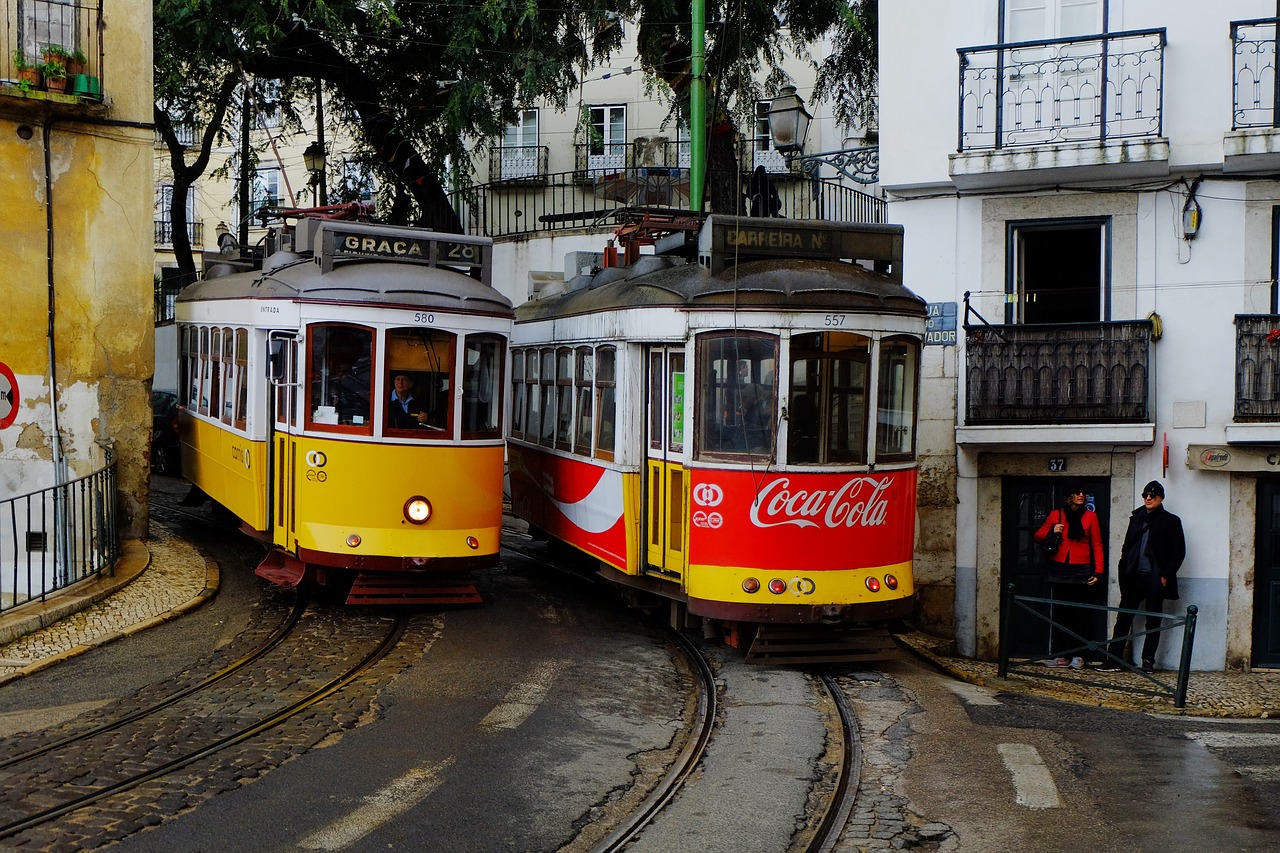 Lisbonas, Tramvajus, Geltona, Kapitalas, Portugal, Transportas, Traukinys, Vagonas, Keliautojai, Turistai