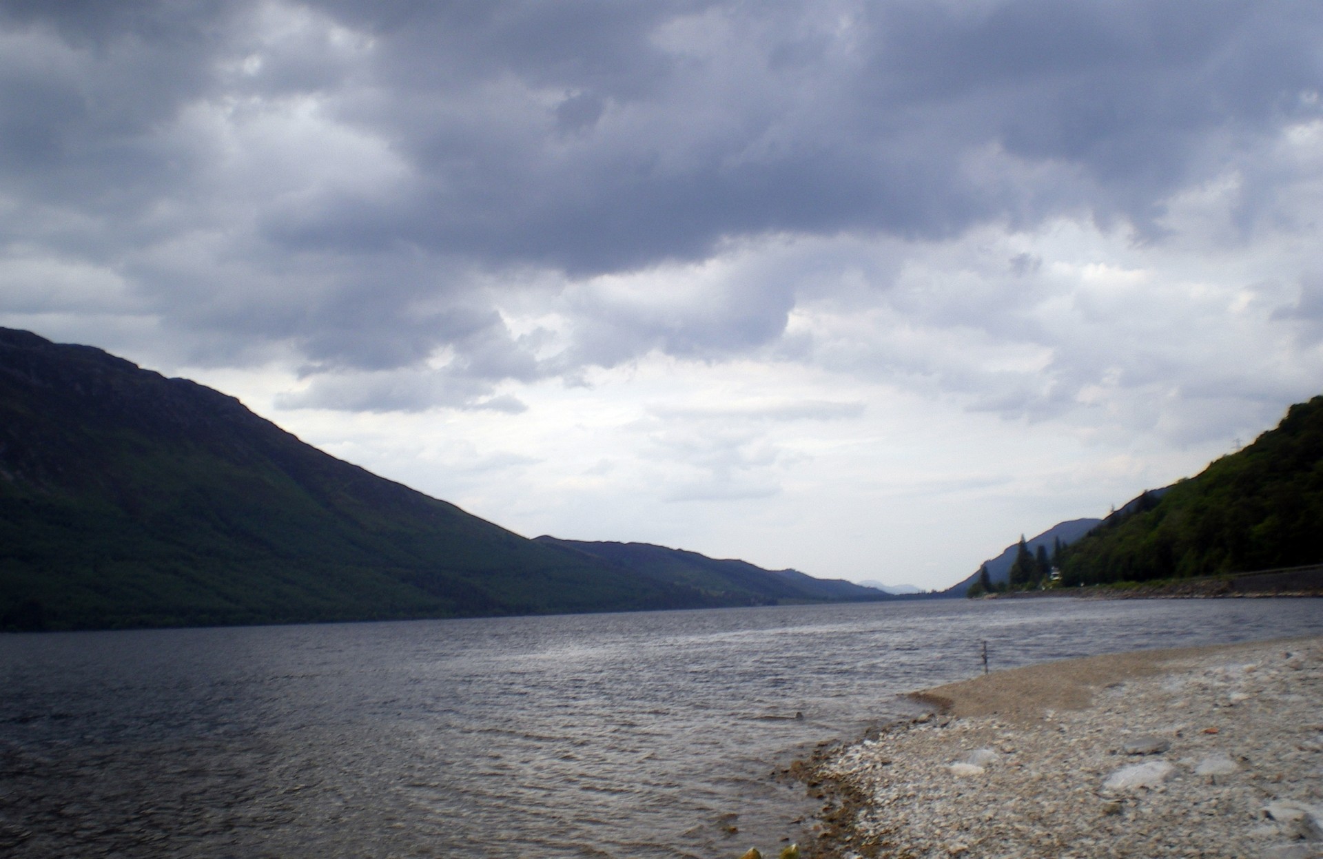Loch,  Highlands,  Škotija,  Vanduo,  Akmenys,  Krantas,  Debesys,  Taikus,  Ramybė,  Atstumas