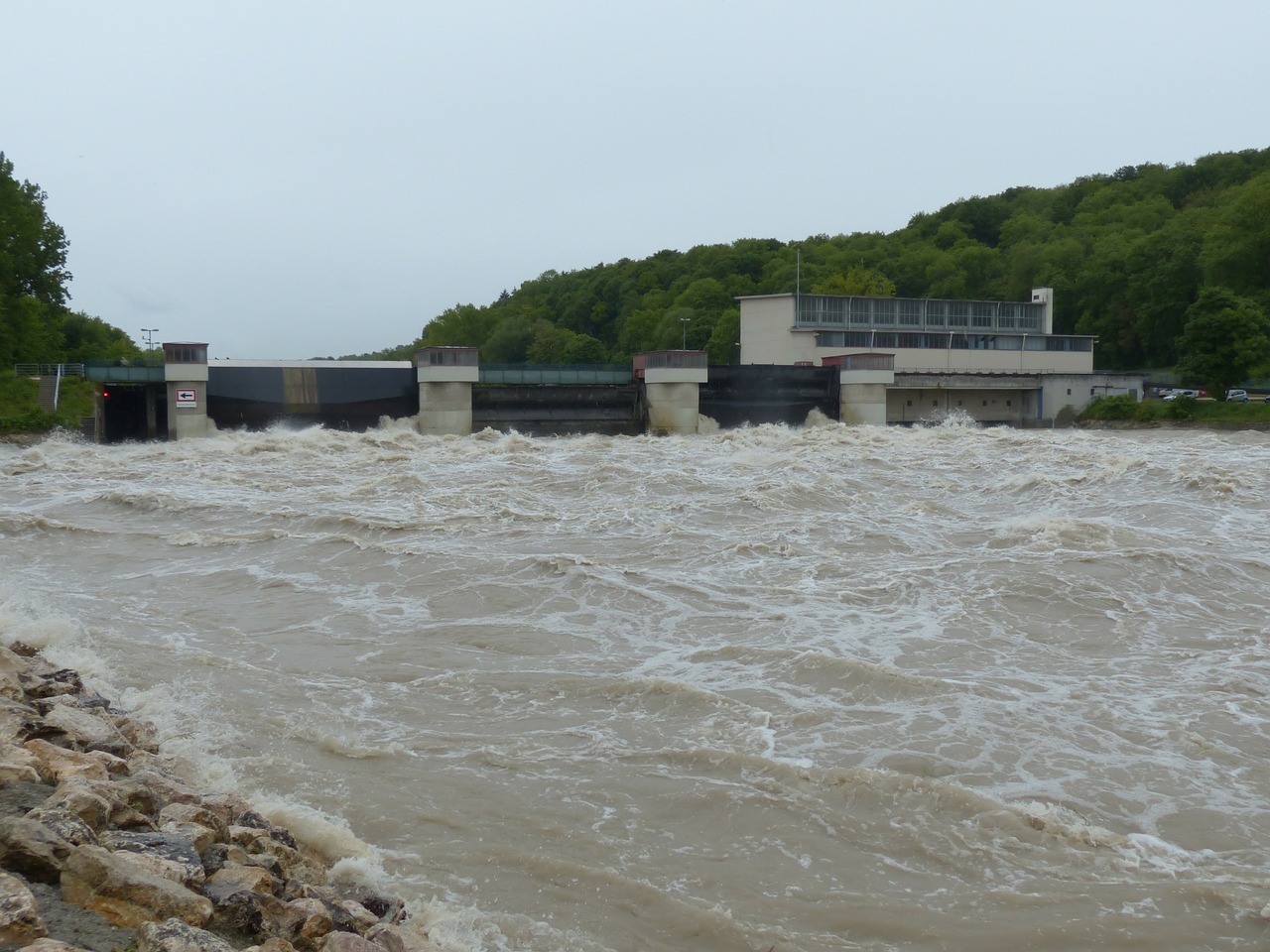 Užraktas, Weir, Didelis Vanduo, Užtvankos, Užtvankos, Elektrinė, Danube, Lietingas Oras, Srutos, Lietus