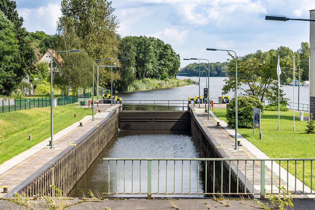 Užraktas, Laivyba, Teltow, Teltov Kanalas, Kleinmachnow, Aukščio Skirtumas, Vanduo, Vandens Baseinas, Istoriškai, Architektūra