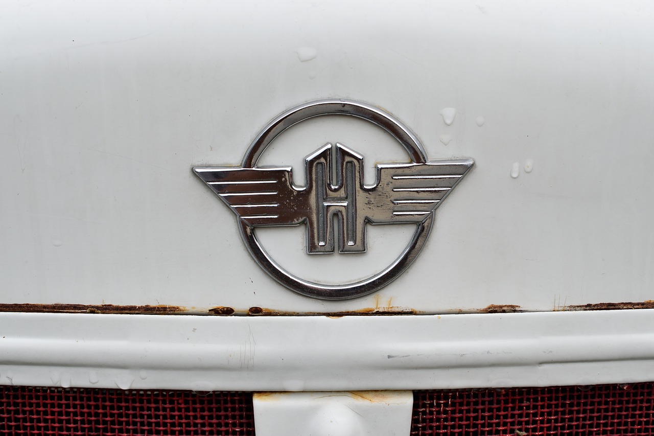 Logotipas,  Baltos Spalvos,  Rusty,  Rūdžių,  Automobilių,  Transporto Priemonės,  Arklio,  Transportas,  Automobilių,  Veteranas