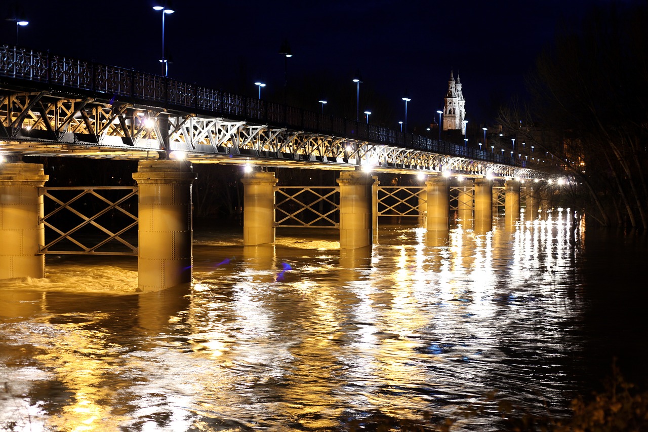 Logroño, Tiltas, Kraštovaizdis, Naktis, Pabrėžia, Miestas, Žibintai, Tamsa, Upė, Nemokamos Nuotraukos