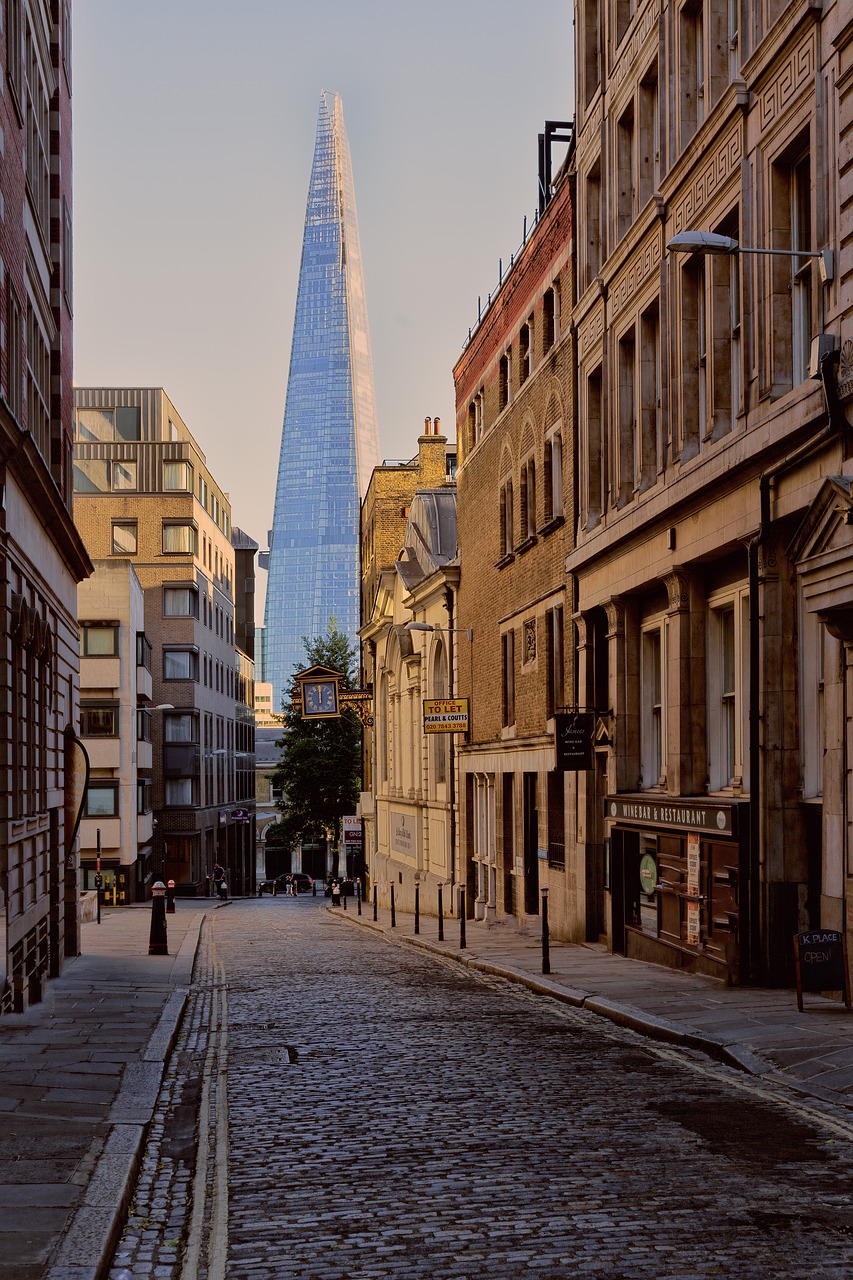 Londonas,  Shard,  Dangoraižis,  Architektūra,  Skyline,  Žymus Objektas,  Miestas,  Perspektyva,  Kelių,  Jausmai