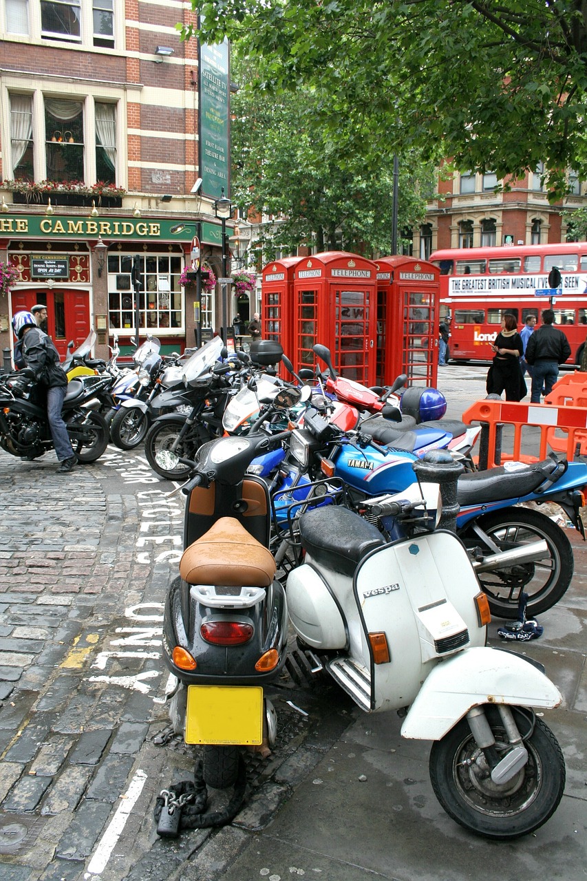 Londonas, Gatvė, Gatvės Scenos, Raudona Telefono Kabina, Telefono Budele, Motociklai, Britanija, Britanija, Klasikinis, Anglija