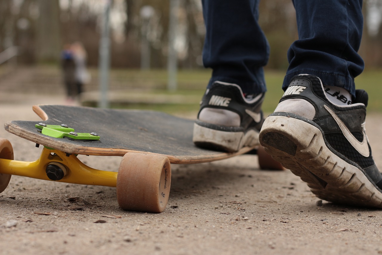 Longboard, Riedlentė, Nemokamai, Skate, Riedlenčių Parkas, Roll, Sportiškas, Skateboarden, Kelias, Berniukas