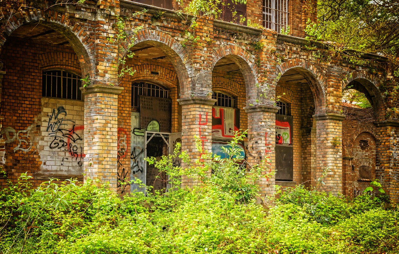 Prarastos Vietos, Siena, Namai, Plyta, Raudona, Nusidėvėjęs, Užaugo, Pforphoto, Palikti, Ištemptas