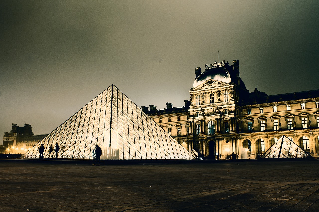 Lova, Muziejus, Paris, France, Stiklo Piramidė, Pastatas, Stiklo Fasadas, Pilis, Kelionė, Fasadas