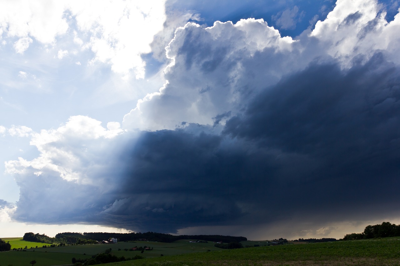 Lp-Super Ląstelė, Super Ląstelė, Saulės Spindulys, Mėlynas, Pakėlimo Plokštė, Mothership, Karpis Cumulonimbus, Audros Medžioklė, Meteorologija, Griauna