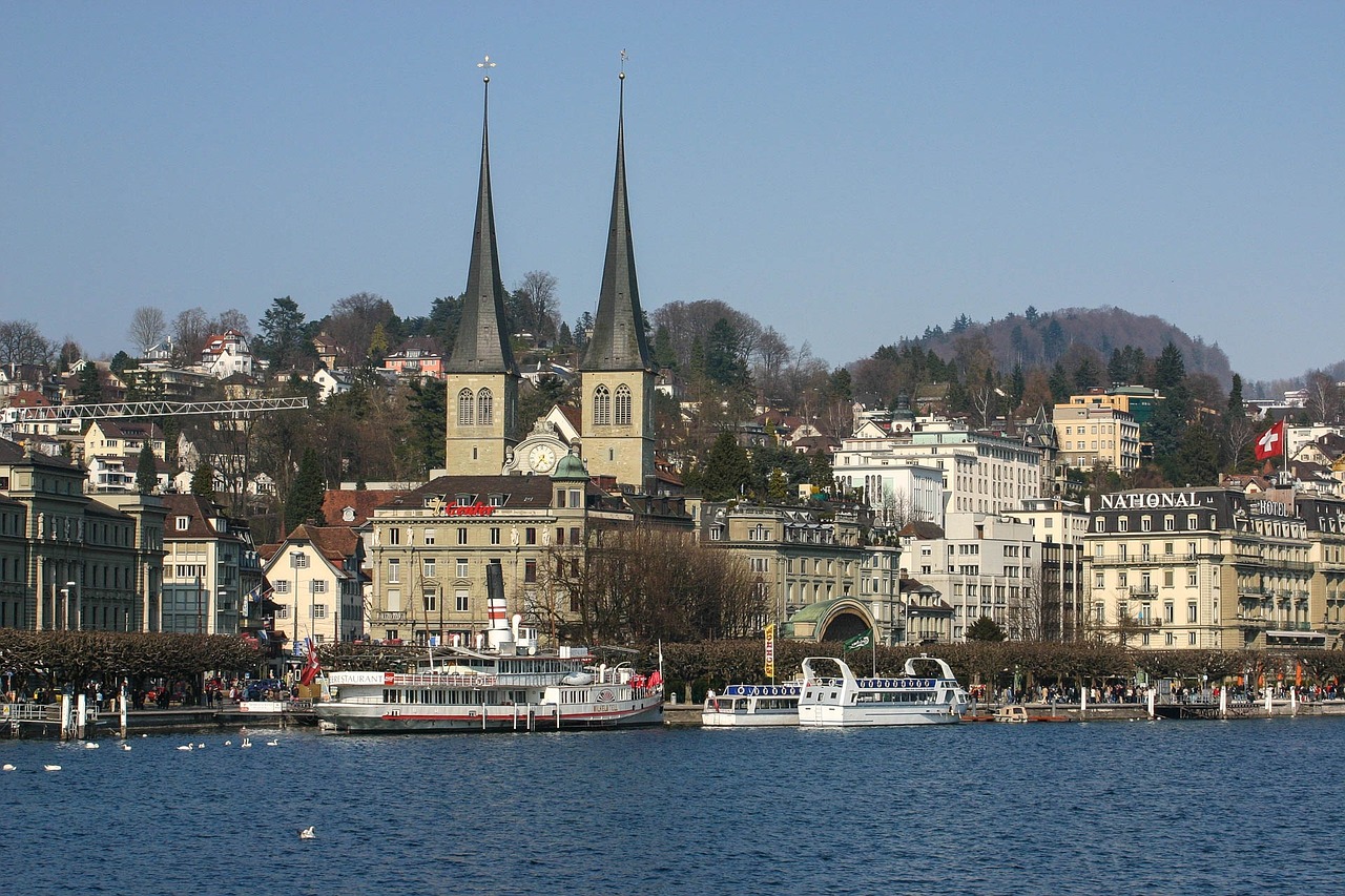 Liucernos, Hofkirche, Ežero Lucerne Regionas, Vanduo, Šveicarija, Mėlynas, Dangus, Gamta, Ežeras, Vasara
