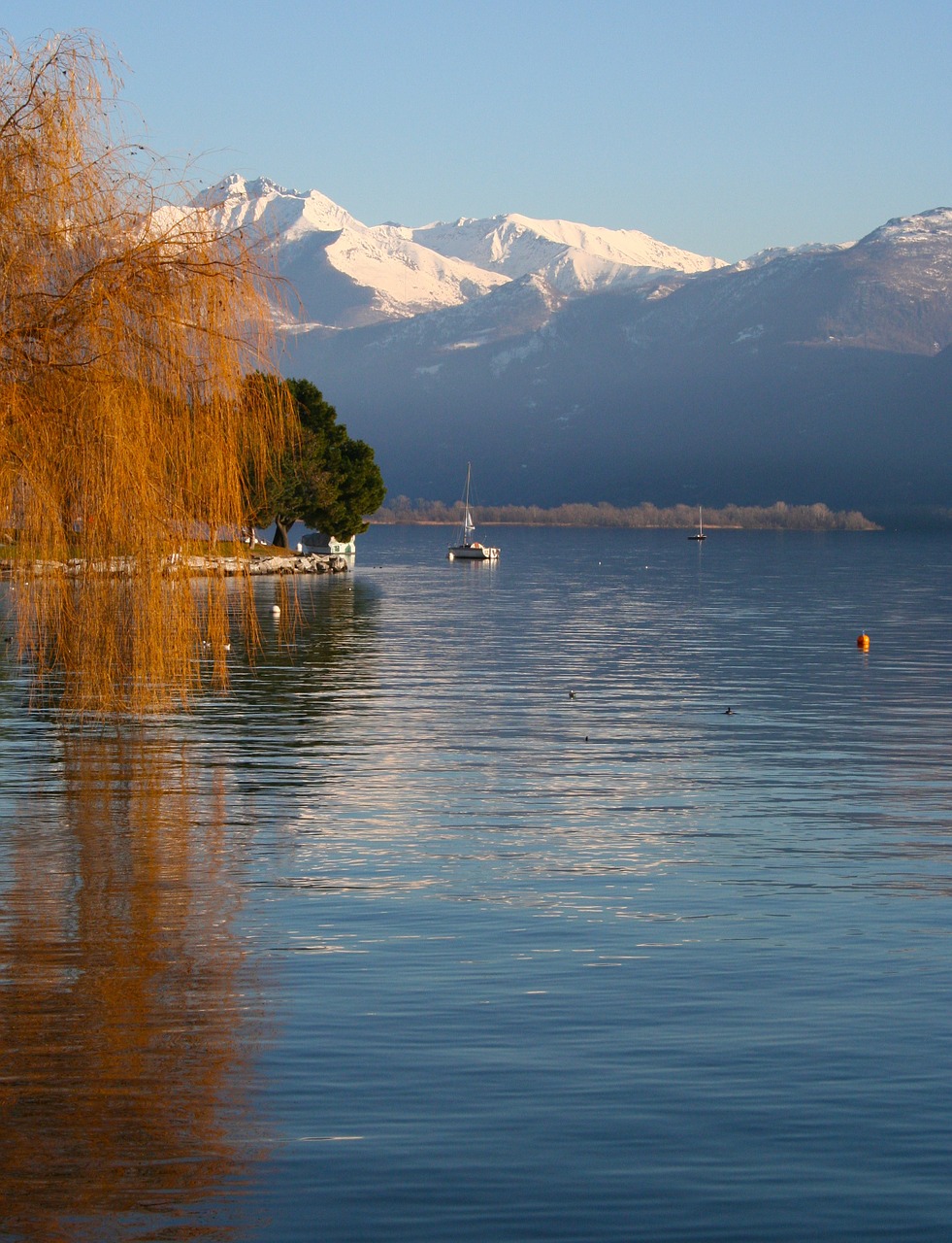 Lugano, Šveicarija, Vanduo, Ežeras, Kalnai, Žiema, Sniegas, Sol, Veidrodėliai, Tylus