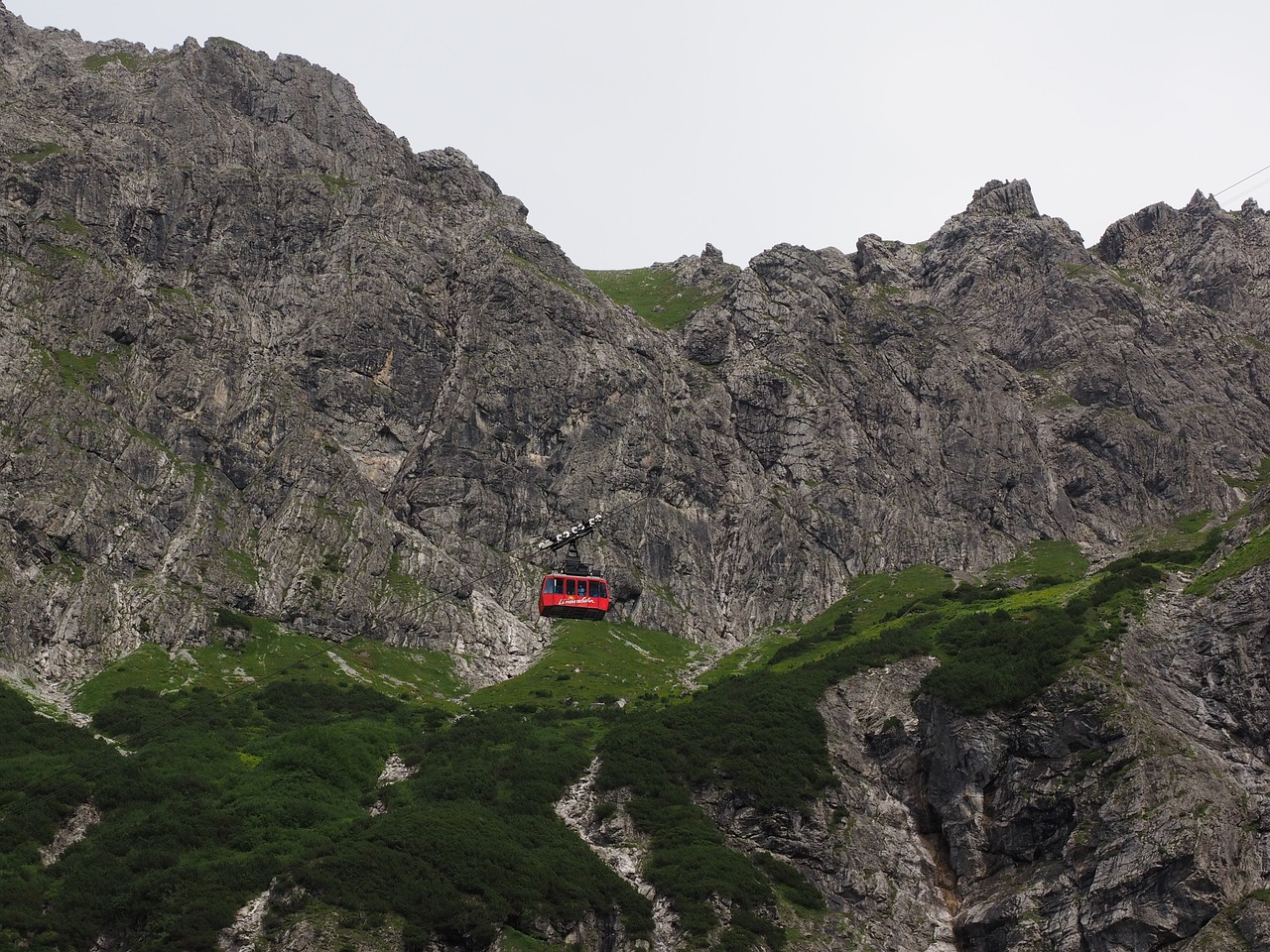 Lünerseebahn, Kabelis, Gondola, Raudona, Brandnertal, Vorarlbergas, Austria, Kalnai, Alpių, Nemokamos Nuotraukos