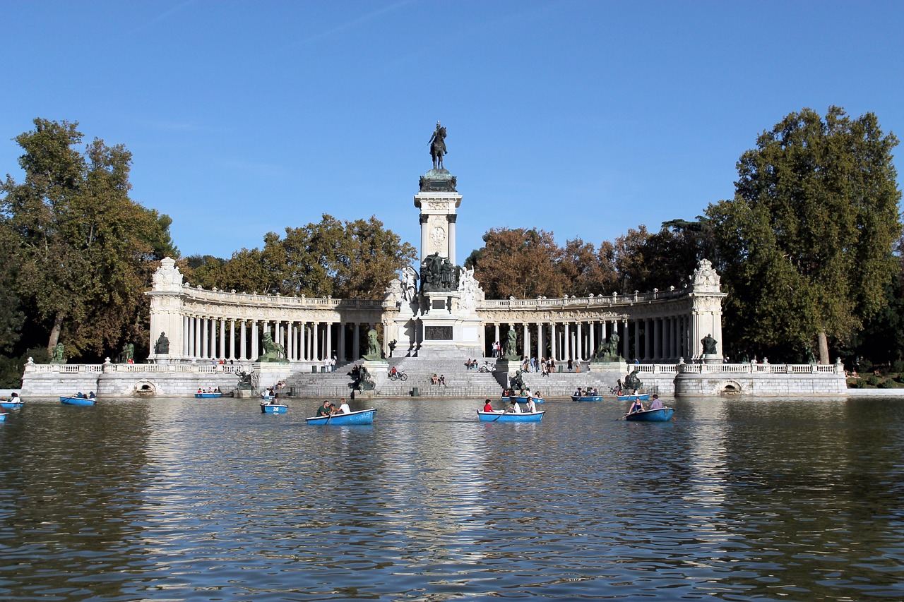 Madride, Ispanija, Ežeras, Parkas, Miškai, Pedaliniai Valtys, Nemokamos Nuotraukos,  Nemokama Licenzija