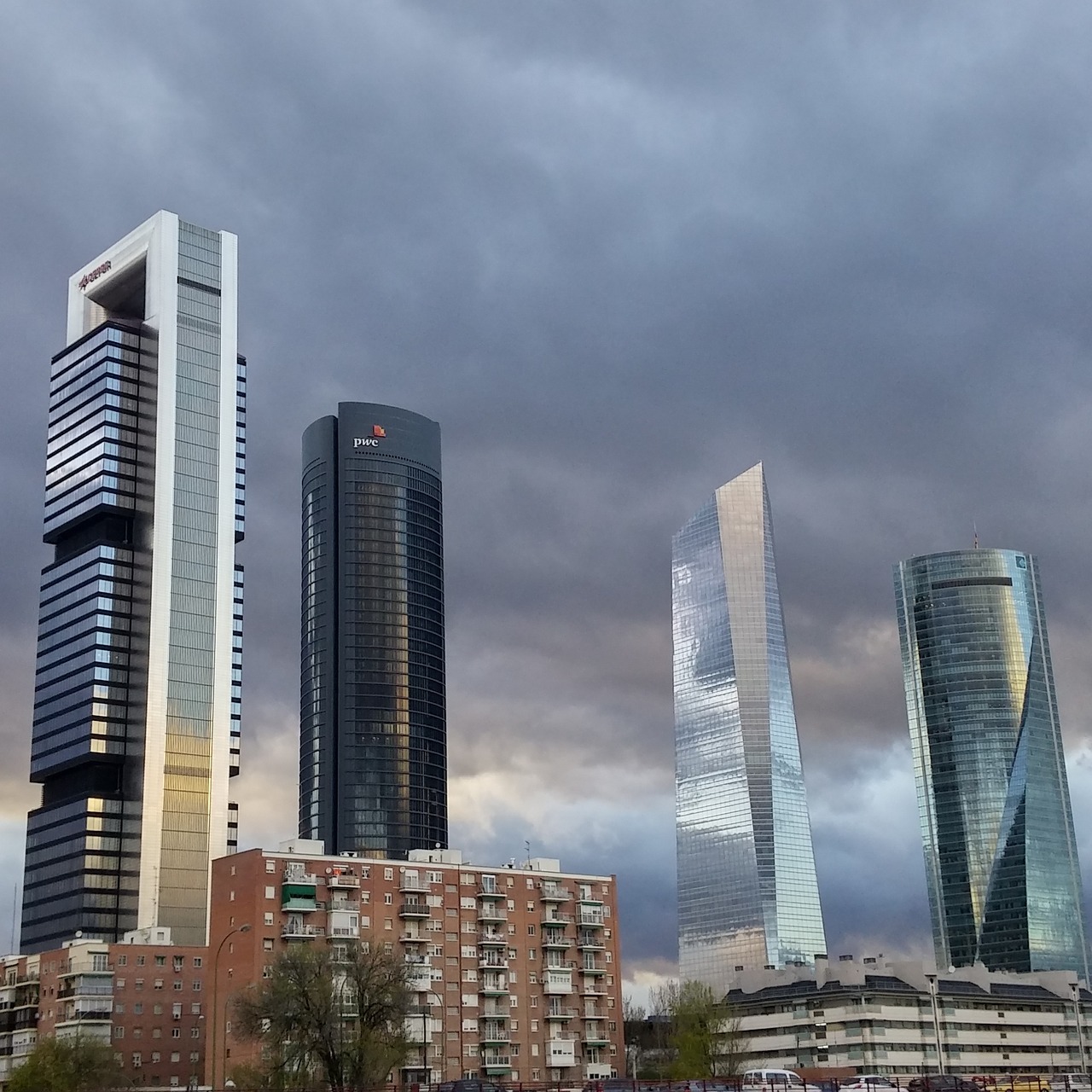 Madride, Debesuota, Bokštas, Dangoraižis, Ispanija, Europa, Kelionė, Architektūra, Ispanų, Miestas