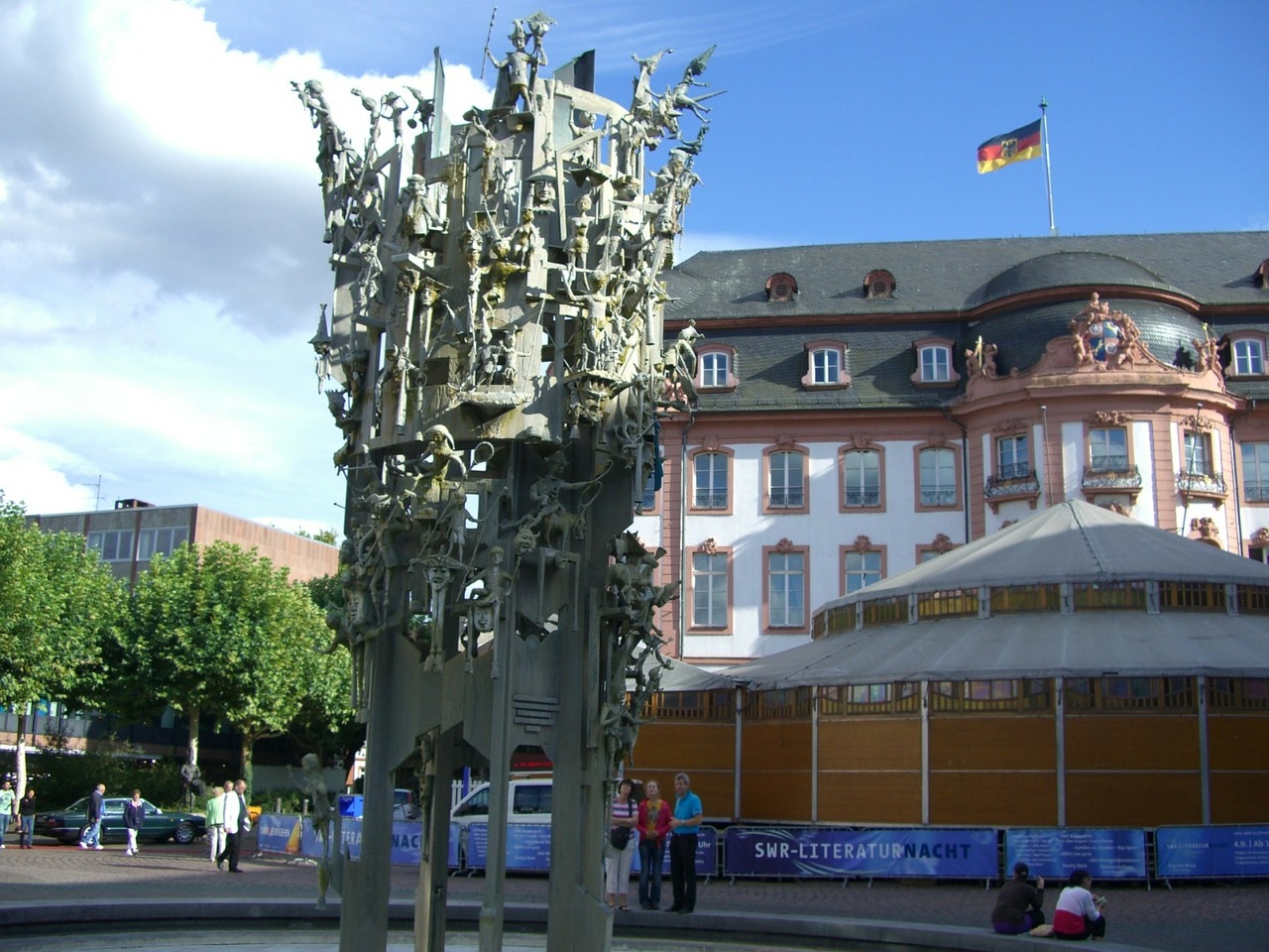 Mainz Karnavalinis Fontanas, Narrenturm, Paminklas, Schillerplatz, Mainz, Fasnetas, Karnavalas, Akmuo, Skulptūra, Modernus Menas