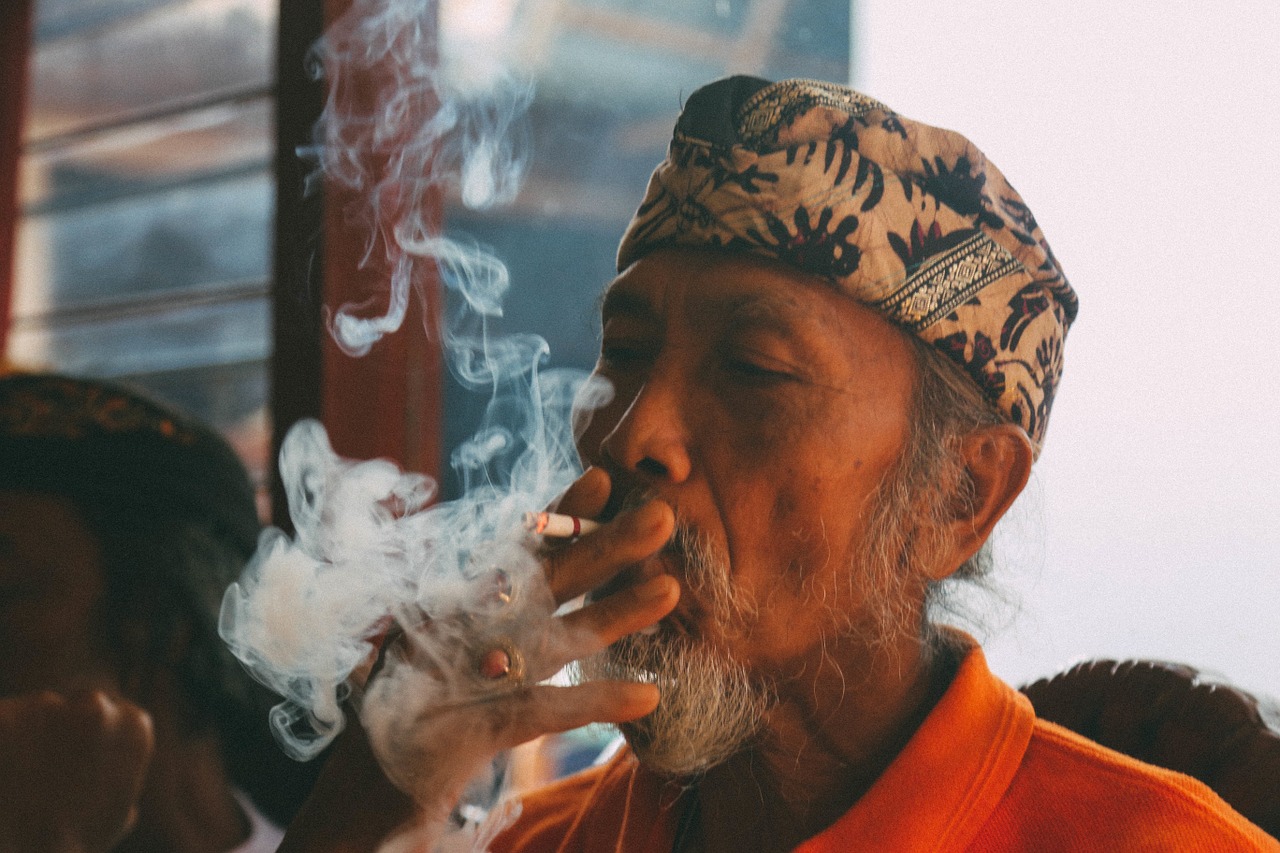 Vyras, Rūkymas, Cigarečių, Dūmai, Patinas, Suaugęs, Ranka, Asmuo, Tabakas, Nikotinas