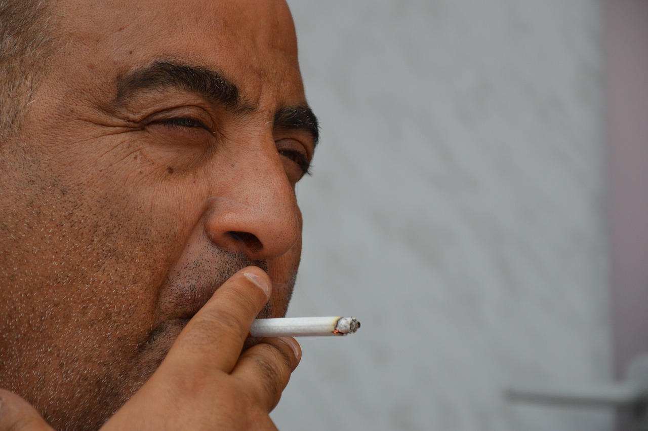 Vyras, Viduržemio Jūros, Rūkymas, Cigarečių, Pertrauka, Poilsis, Naudos Iš, Nemokamos Nuotraukos,  Nemokama Licenzija