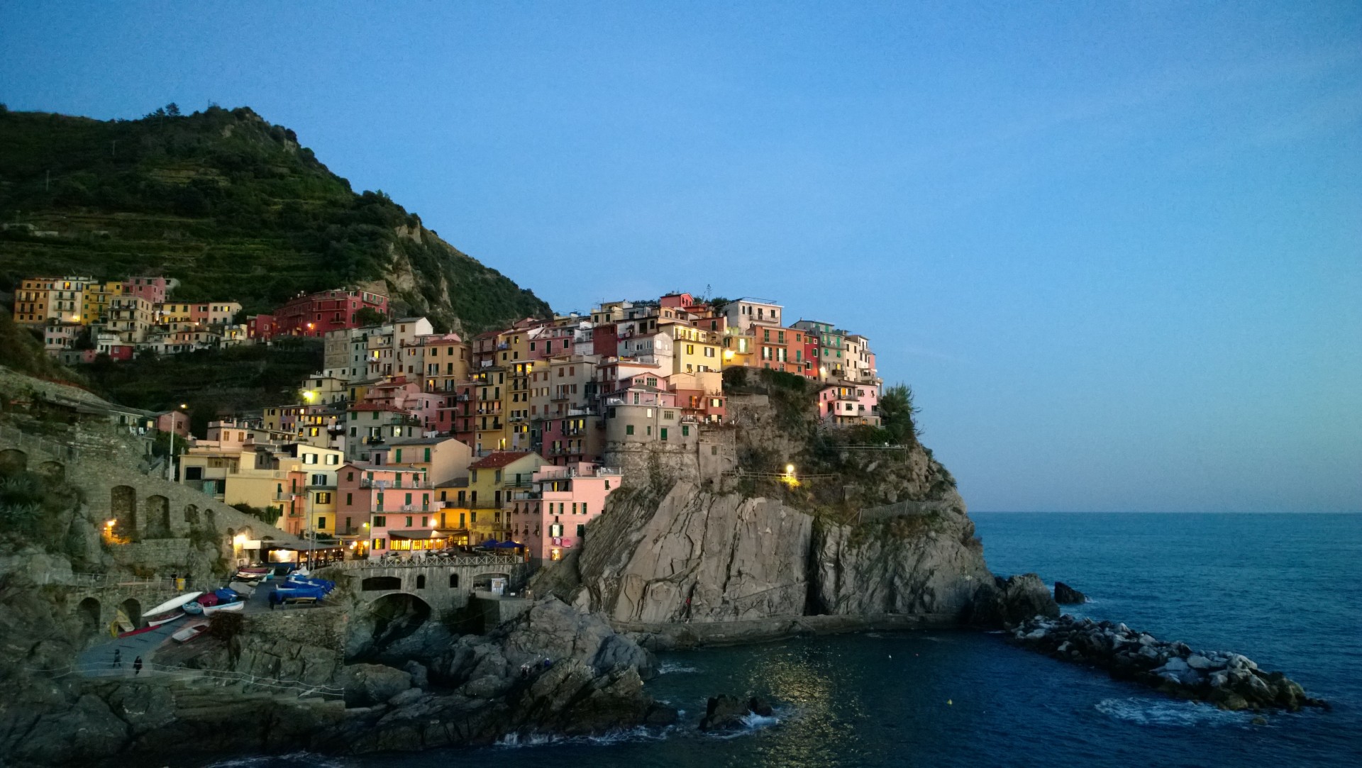 Twilight,  Manarola,  Italy,  Cinque & Nbsp,  Terre,  Manarola Italija Prie Kruvinos, Nemokamos Nuotraukos,  Nemokama Licenzija