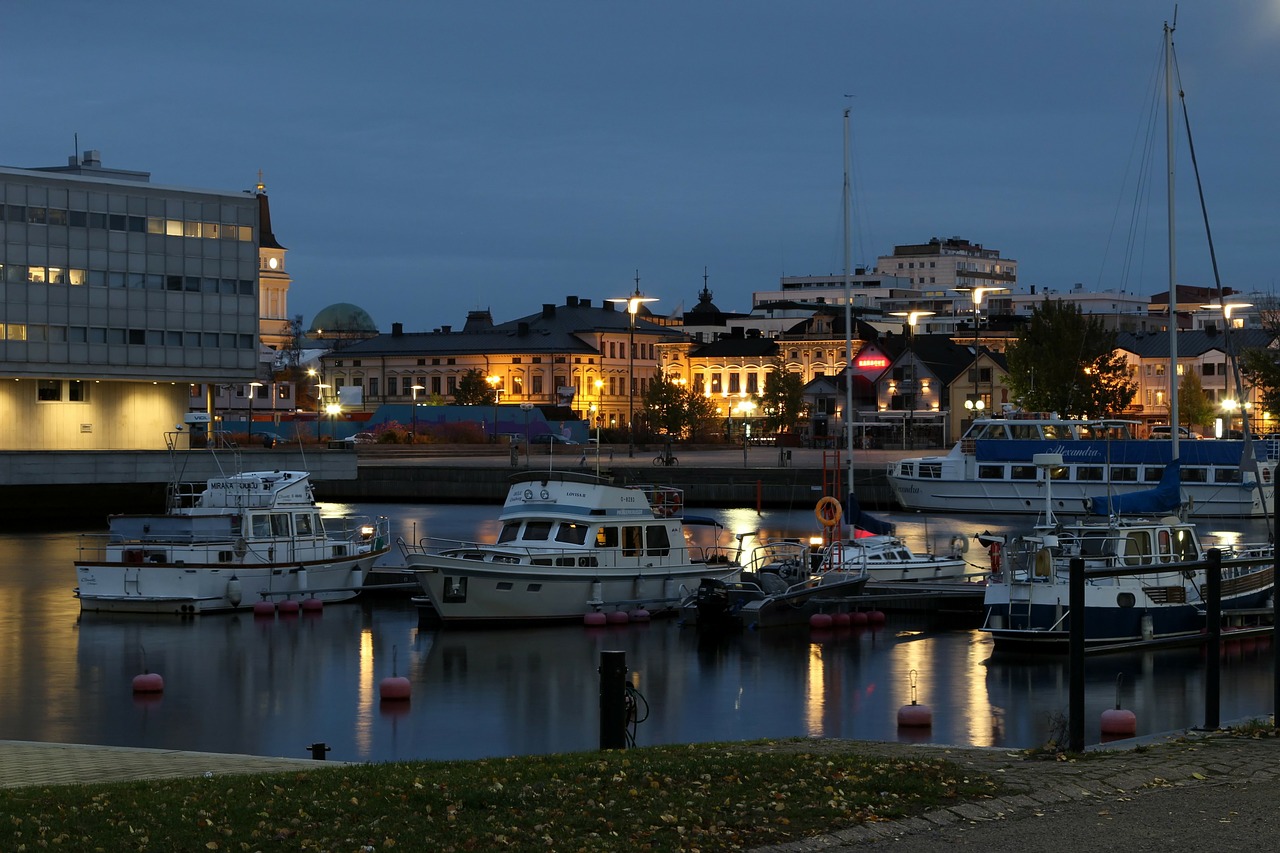 Marina, Oulu, Finland, Valtys, Laivai, Įlanka, Uostas, Vanduo, Apmąstymai, Pastatai