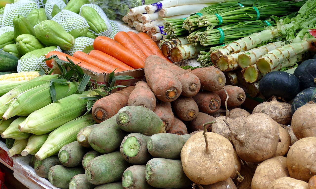 Turgus, Daržovės, Vaisiai, Sveikas, Maistas, Viduržemio Jūros, Valgyti, Pirkimas, Morkos, Kukurūzai