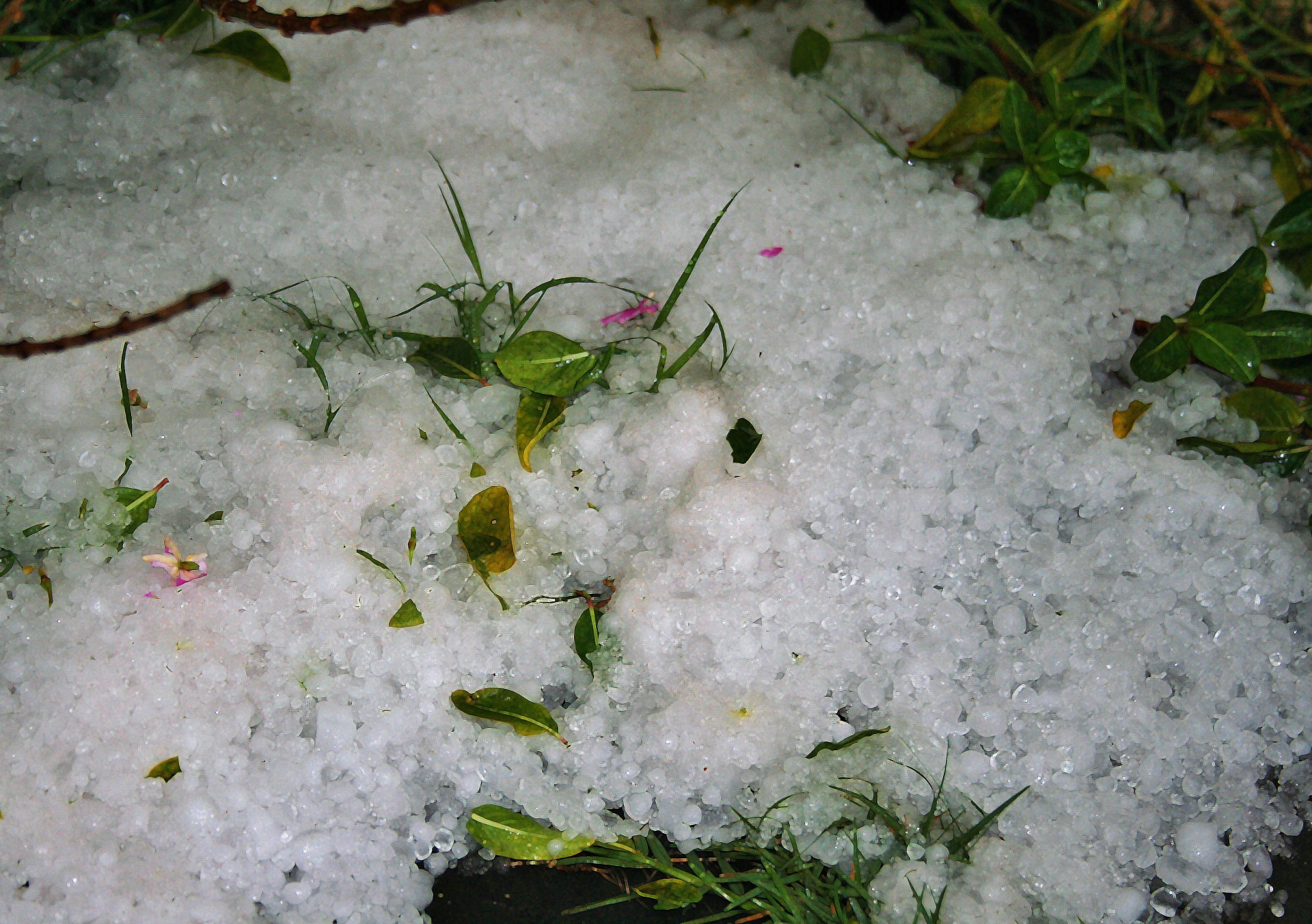 Hailstorm,  Akmenys,  Kruša,  Masyvi,  Ledas,  Balta,  Šaltas,  Žaluma,  Sodas,  Krušos Masė