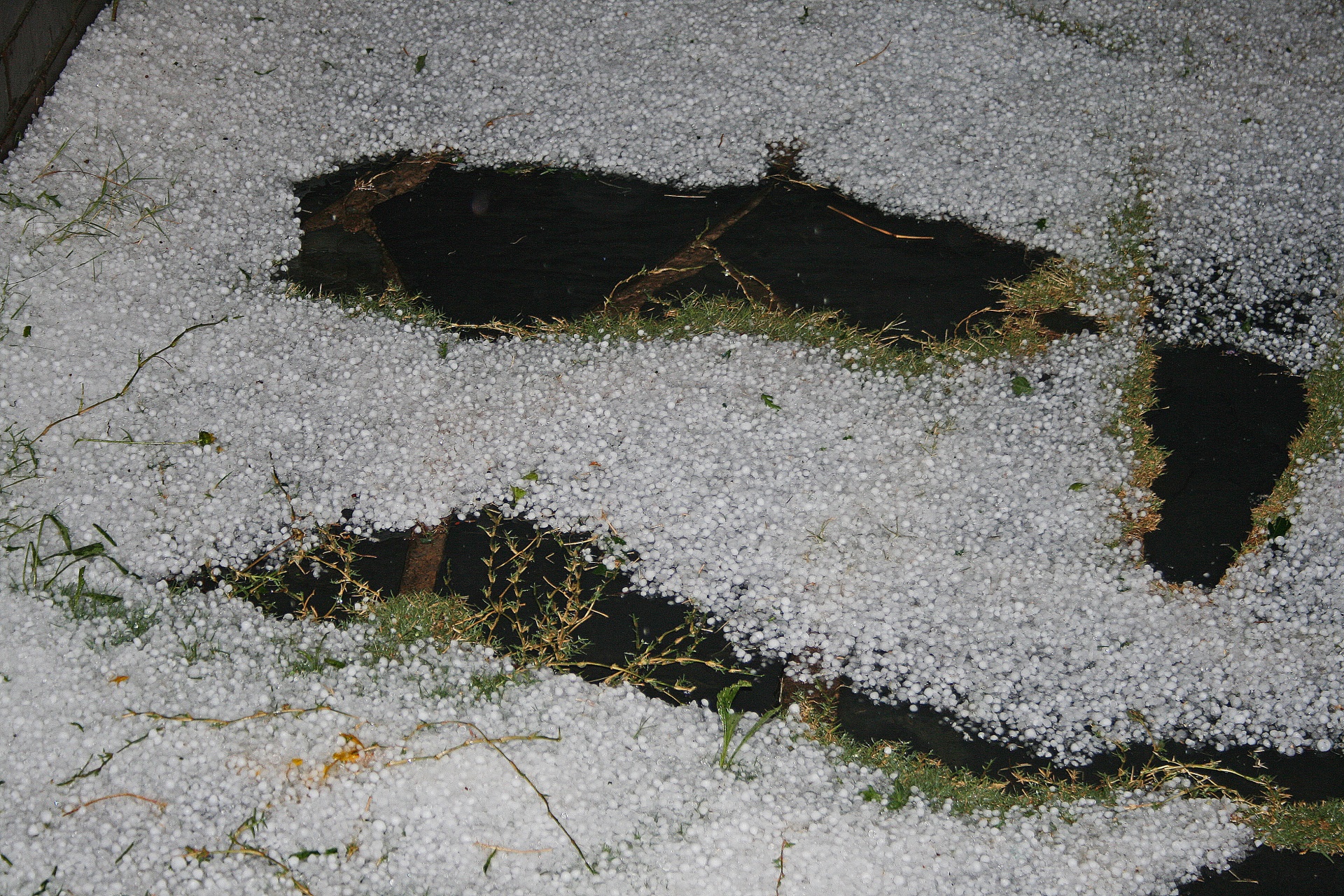 Hailstorm,  Akmenys,  Kruša,  Masyvi,  Ledas,  Balta,  Šaltas,  Žaluma,  Sodas,  Masė Krušos