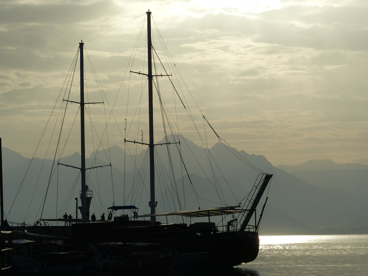 Stiebas, Rasa, Drobė, Buriuotojas, Burinė Valtis, Laivas, Boot, Vanduo, Jūra, Trys Masted