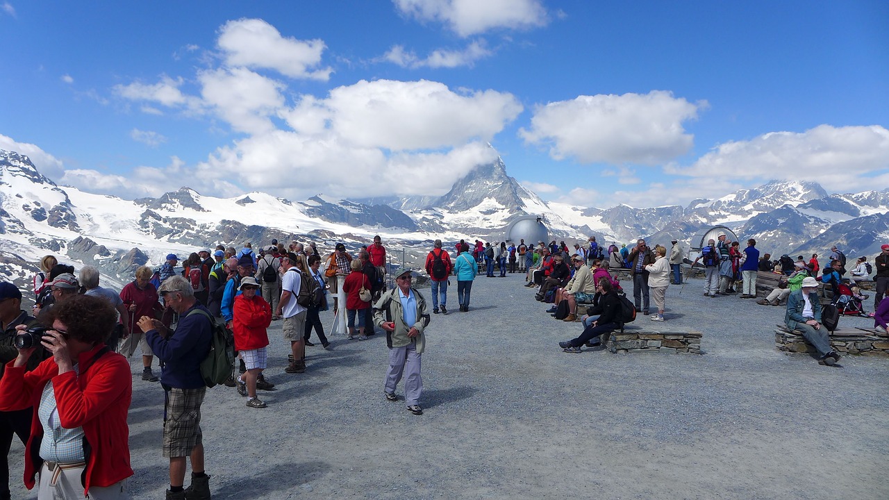 Matterhorn, Turistai, Kalnas, Šveicarija, Atostogos, Orientyras, Turizmas, Zermatt, Swiss, Sniegas