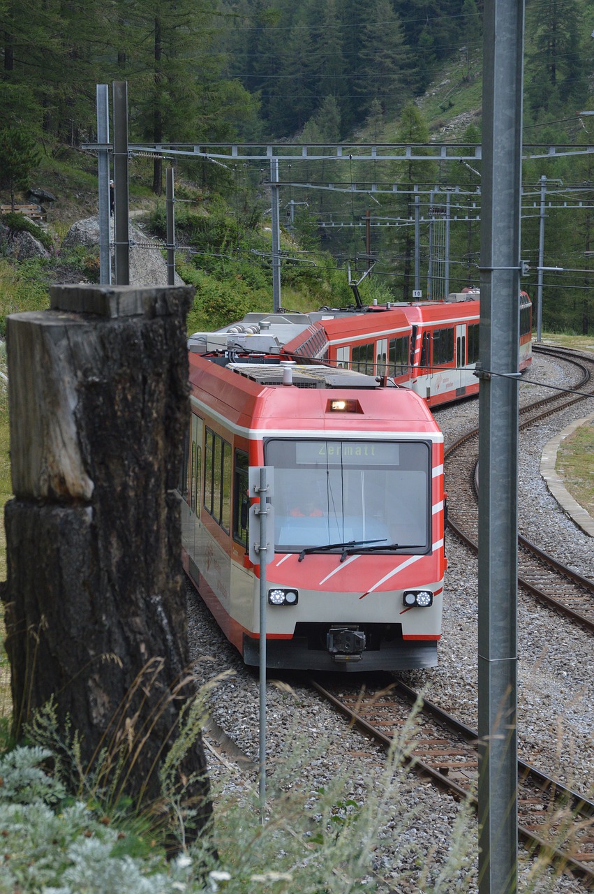 Matterhorn Gotthard Bahn,  Daugybinė,  Zermatt,  Täsch,  Šveicarija, Nemokamos Nuotraukos,  Nemokama Licenzija
