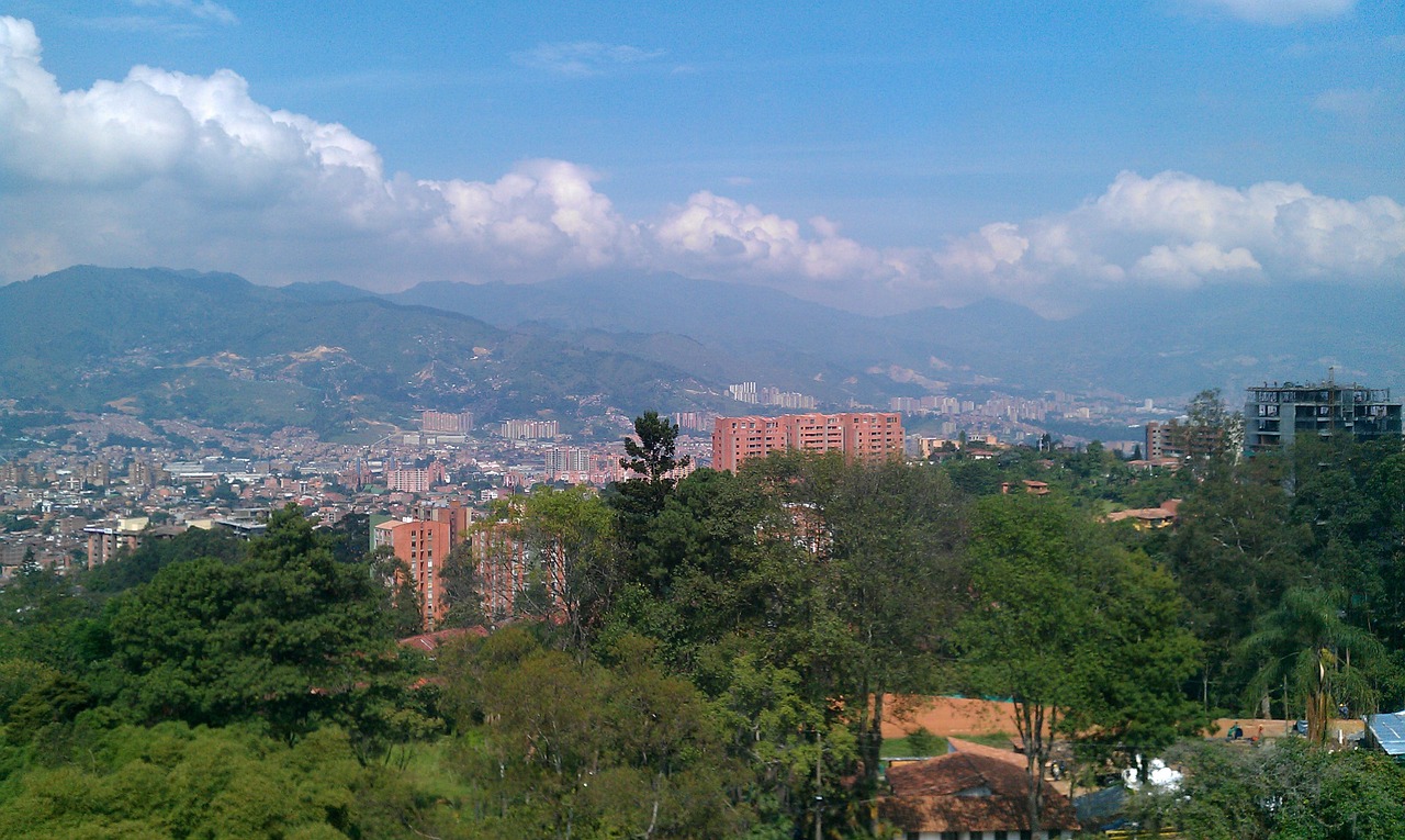 Medellín, Kolumbija, Saulė, Dangus, Debesys, Lauke, Ramus, Oras, Meteorologija, Cloudscape