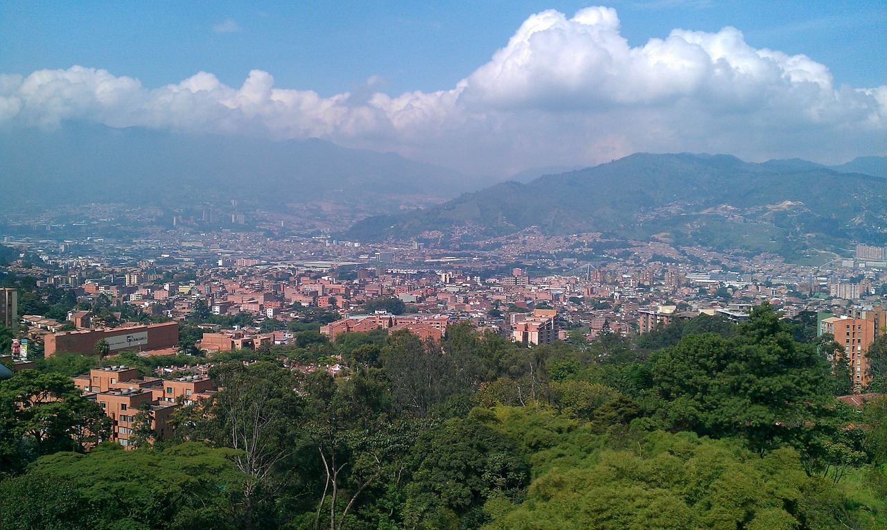 Medellín, Kolumbija, Saulė, Architektūra, Panorama, Miestas, Miesto Panorama, Bokštas, Pastatas, Orientyras