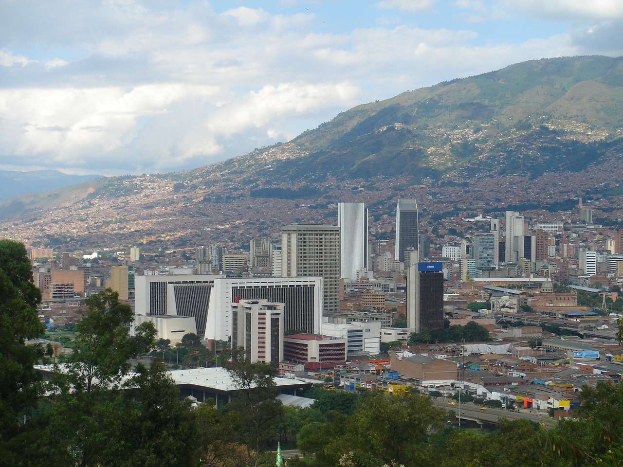 Medellin, Kolumbija, Panoraminis, Architektūra, Panorama, Miestas, Miesto Panorama, Bokštas, Pastatas, Orientyras