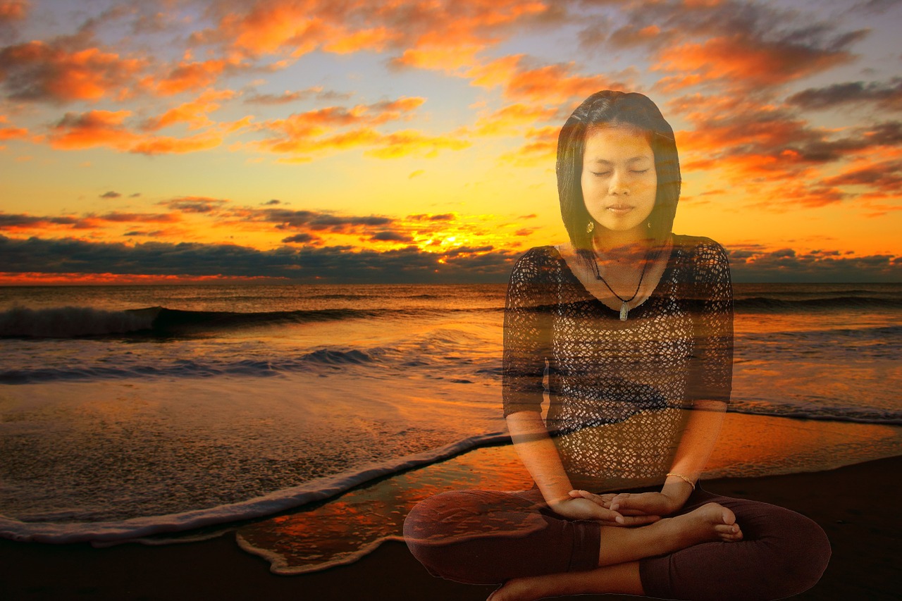 Medituojantis, Saulėlydis, Meditacija, Joga, Gamta, Taika, Sveikata, Pratimas, Meditacinė Prigimtis, Moteris