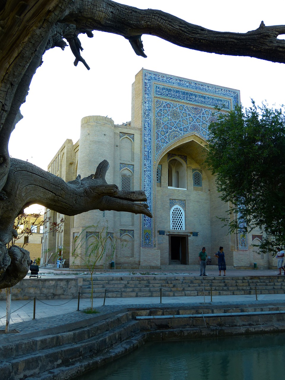 Prasideda Medrese Nadir Devon, Gerai Hauz, Vandens Baseinas, Bukhara, Uzbekistanas, Nemokamos Nuotraukos,  Nemokama Licenzija