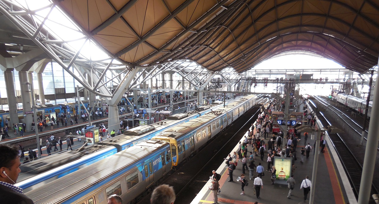 Melburnas, Australia, Gabenimas, Traukinys, Geležinkelis, Masinis Tranzitas, Stotis, Žmonės, Depas, Traukinio Kelias