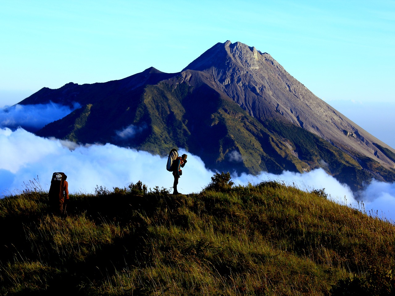 Merapi, Merbabu, Vulkanas, Keliautojams, Savana, Centrinė Java, Debesys, Indonesian, Mėlynas Dangus, Gamta