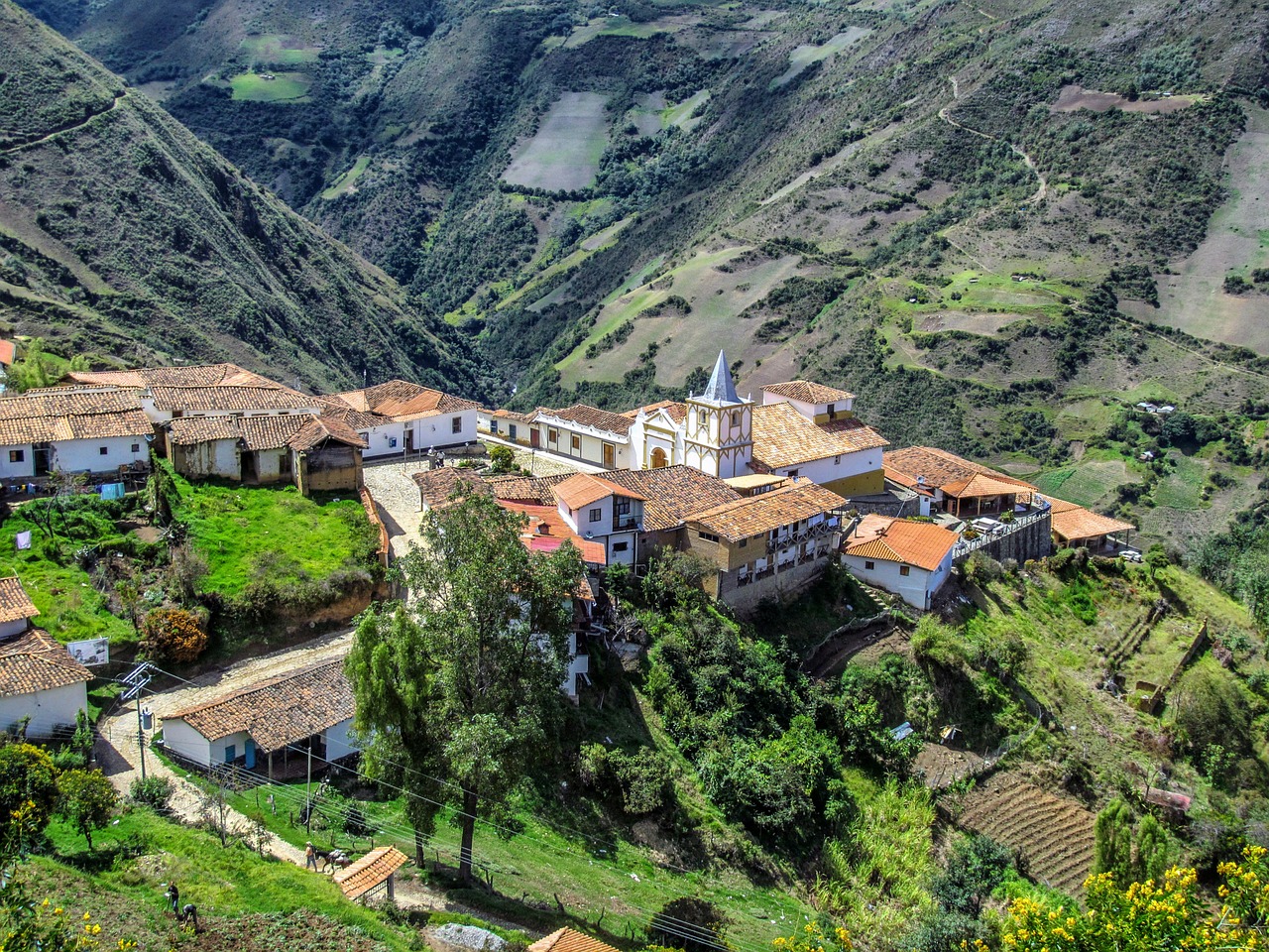 Merida, Venezuela, Kaimas, Miestas, Pastatai, Architektūra, Kalnai, Medžiai, Slėnis, Uraganas