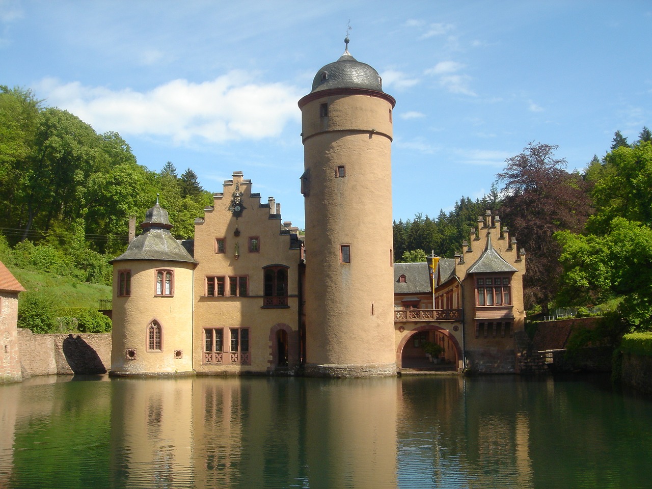 Mespelbrunn, Schloß Mespelbrunn, Pilis, Lankytinos Vietos, Spessart, Moatiška Pilis, Wasserschloss Mespelbrunn, Bokštas, Ežeras, Nemokamos Nuotraukos