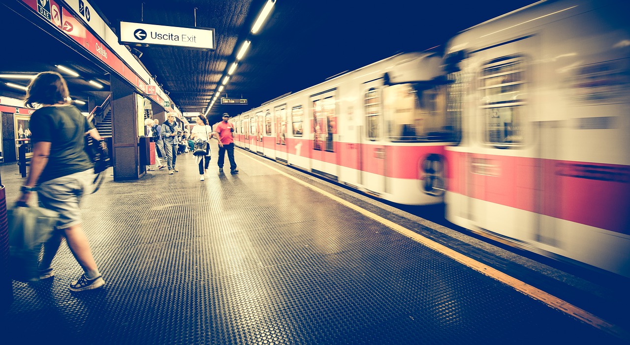 Metro, Milanas, Italy, Traukinys, Žmogus, Miestas, Dom, Nemokamos Nuotraukos,  Nemokama Licenzija