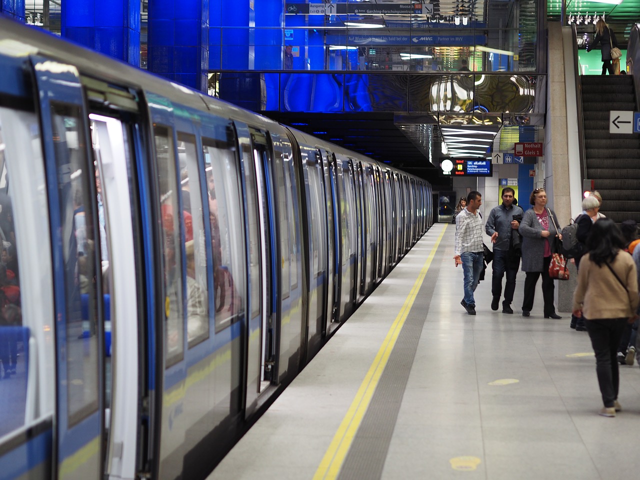Metro, Munich, Eismas, Nemokamos Nuotraukos,  Nemokama Licenzija