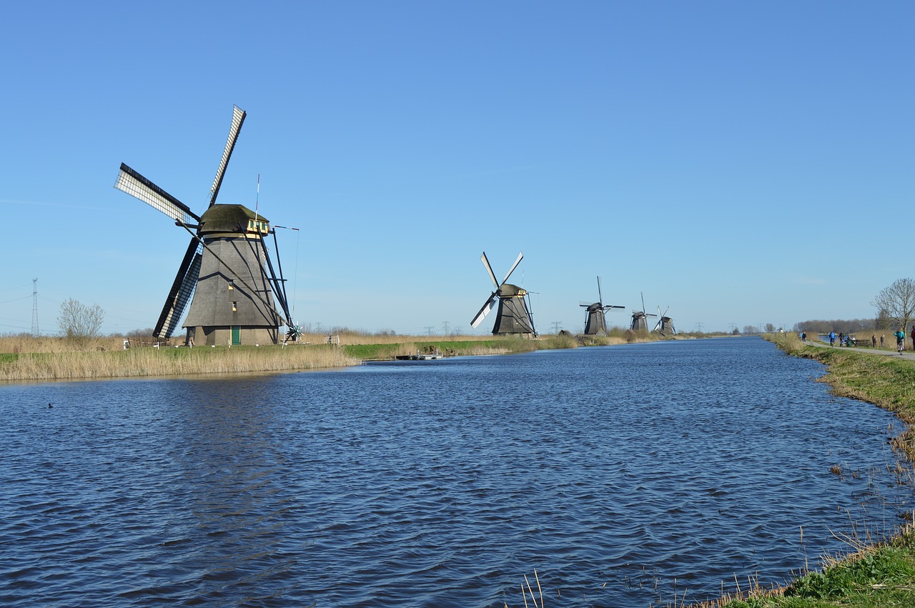 Malūnas, Malūnai, Kinderdijk, Holland, Nyderlandai, Kraštovaizdis, Žolė, Mėlynas Dangus, Žalias, Ganykla