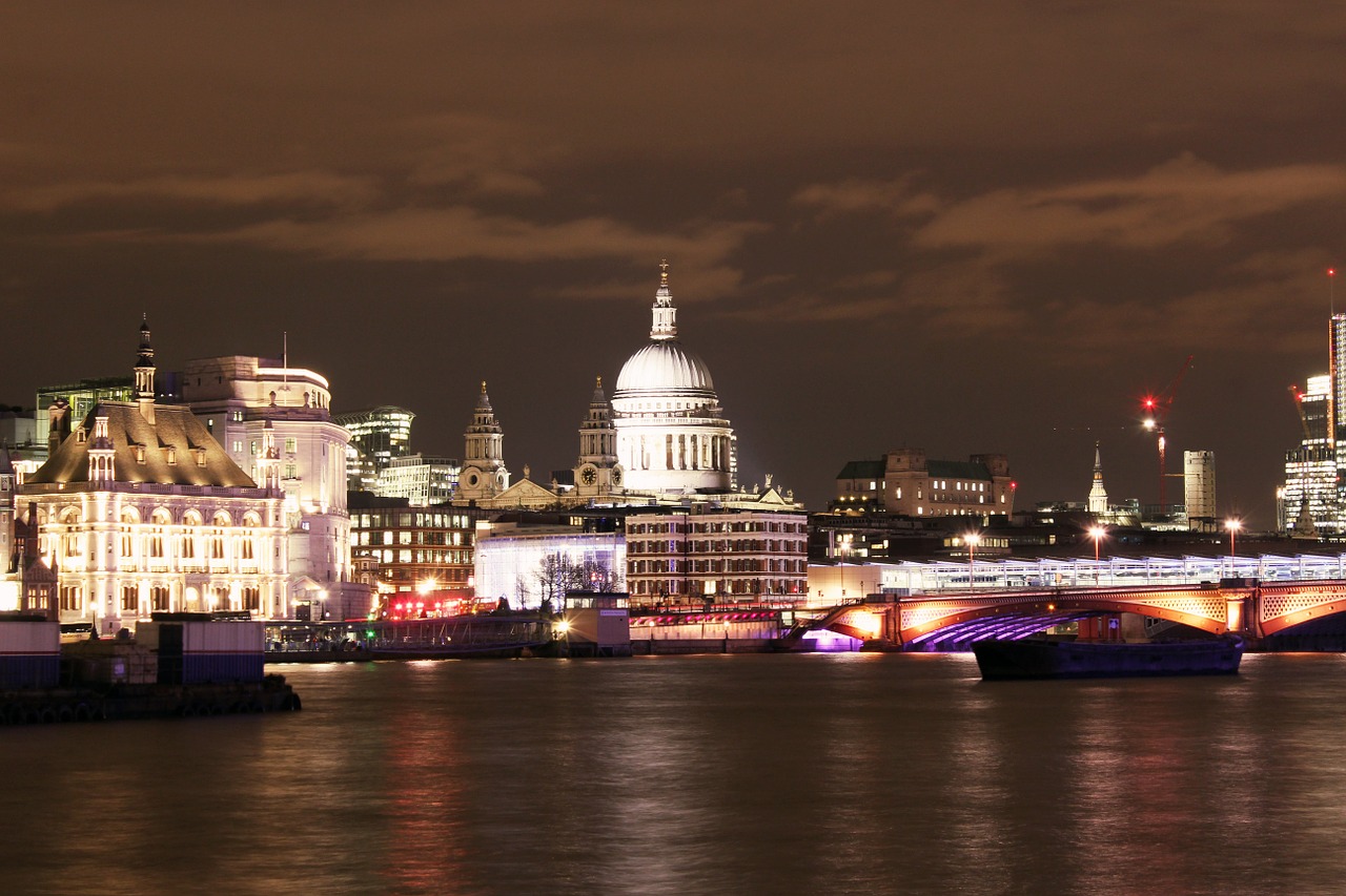 Tūkstantmečio Tiltas, Londonas, Naktis, Miestas, Thames, Upė, Anglija, Architektūra, Miesto Panorama, Orientyras