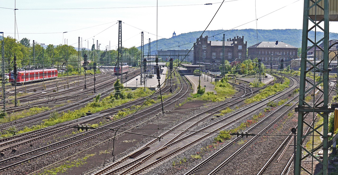 Minden Hbf, Apžvalga, Stoties Pastatas, Salos Vieta, Kelio Lipimas, Gleise, Kontaktinis Tinklas, Elektriniai Kelių Vienetų Traukiniai, Br425, Geležinkelis