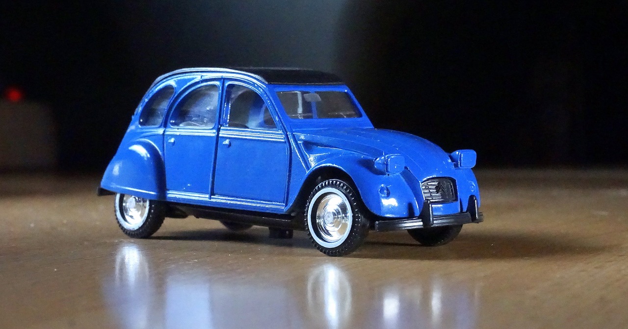 Miniatiūrinė, Citroen 2Cv, Automobilis, Mėlynas, Du Cavallos, Senas, Senoviniai Automobiliai, Antikvariniai Automobiliai, Citroën, Senovinis Automobilis