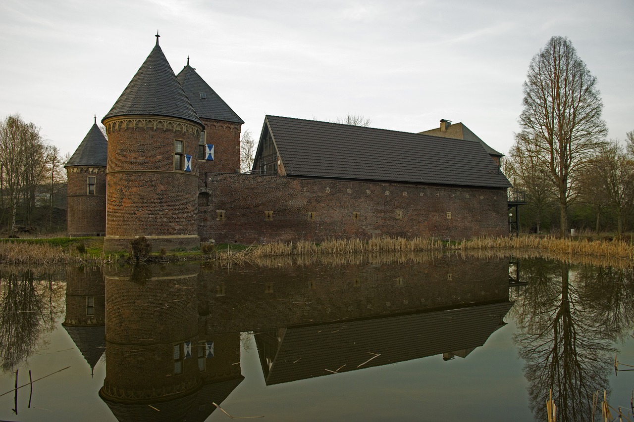 Veidrodis, Pilis, Architektūra, Vanduo, Dangus, Debesys, Viduramžiai, Orientyras, Bokštas, Weir