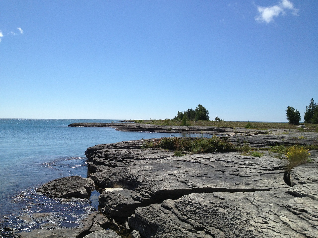 Nelaimės Įlankoje, Manitoulino Sala, Ontarijas, Kanada, Manitoulis, Įlanka, Kranto, Akmenys, Krantas, Dangus