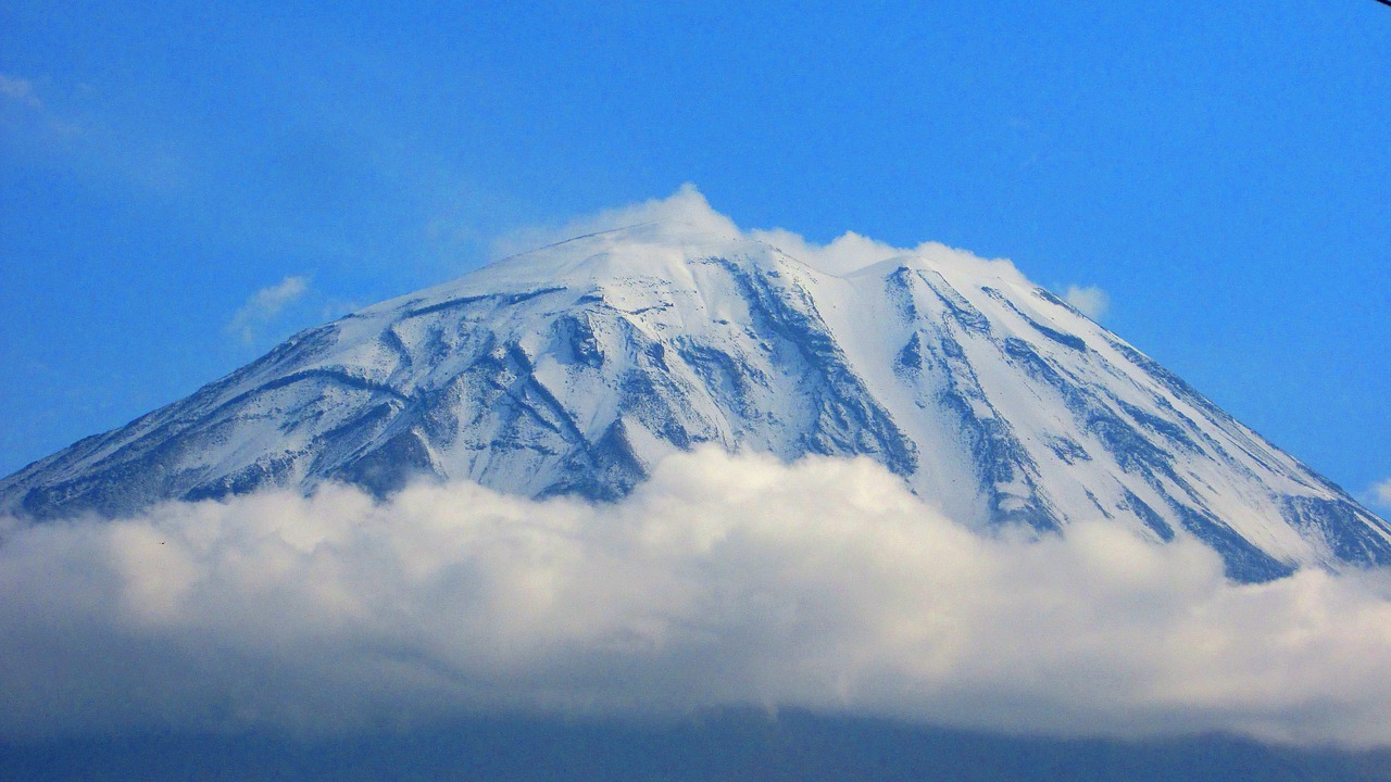 Misti Vulkanas, Sniegas, Debesys, Sierra Nevada, Snieguotas Kraštovaizdis, Gamta, Kalnas, Žiema, Vulkanas, Nemokamos Nuotraukos